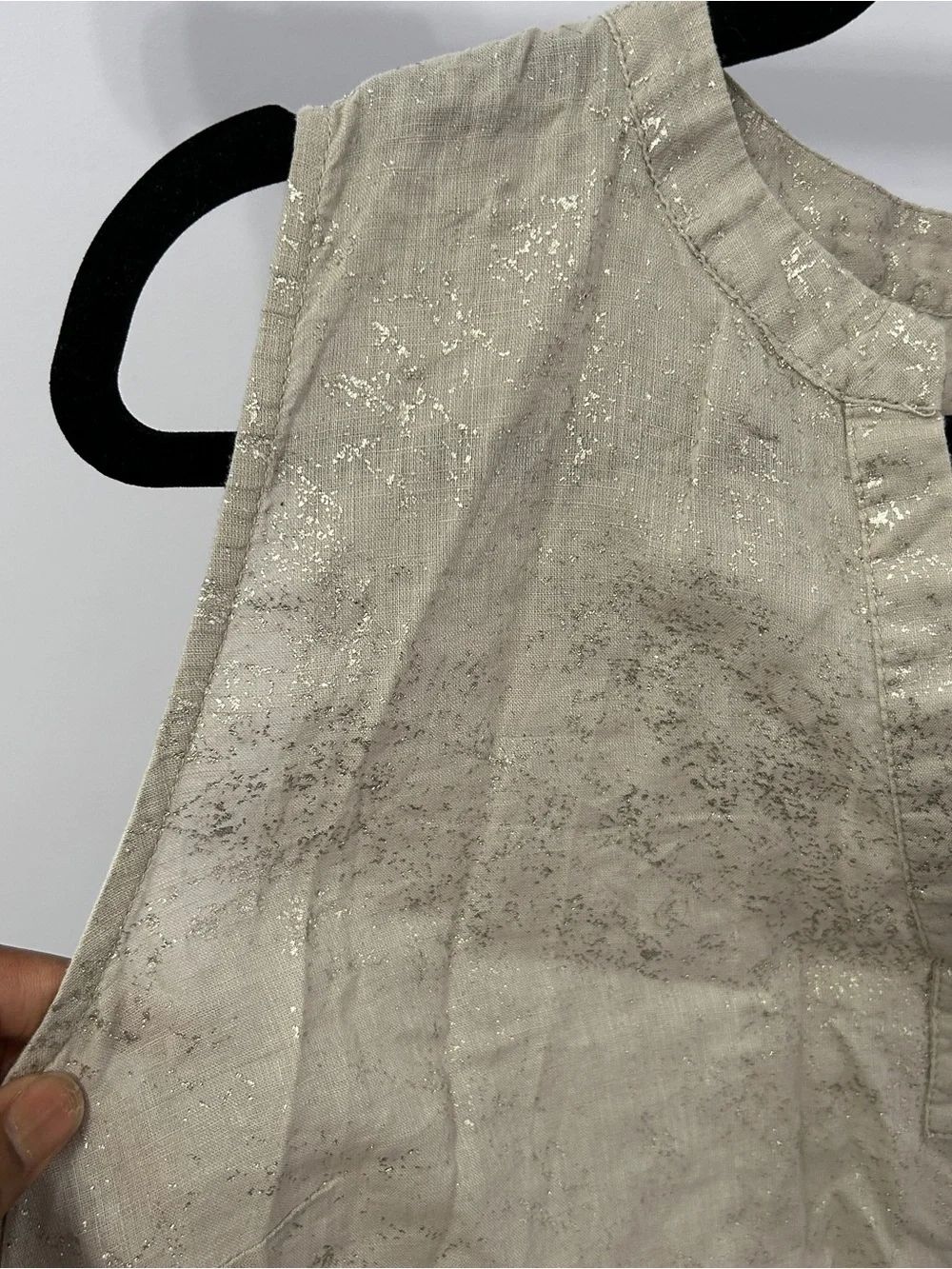 Unbranded Linen Blend Shimmer Detail Vneck Sleeveless Blouse Size XL - “Meline”